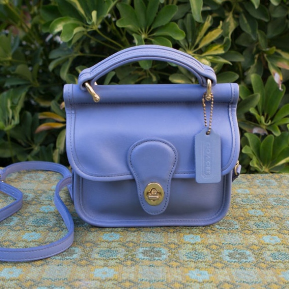 *ISO* Vintage Coach Winnie